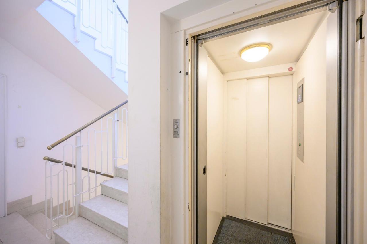 Terrace Lounge Ober St Veit Apartment *